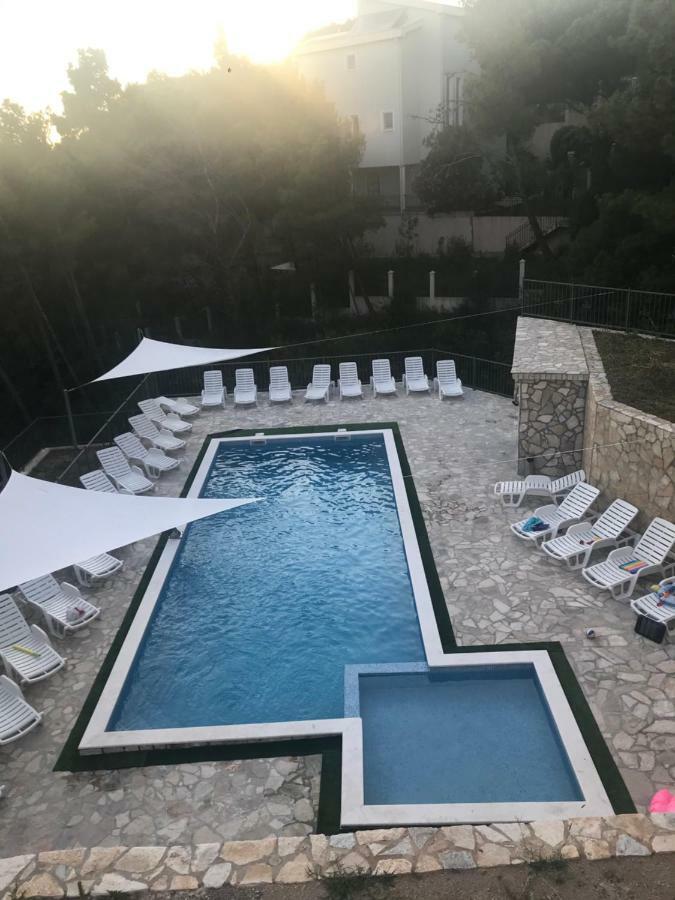 Villa Grand Бар Екстериор снимка