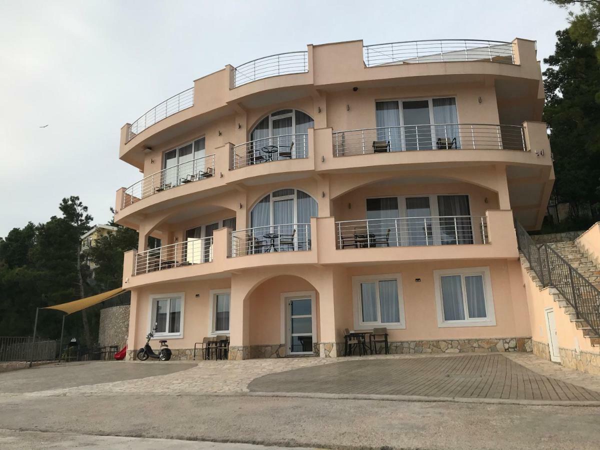 Villa Grand Бар Екстериор снимка